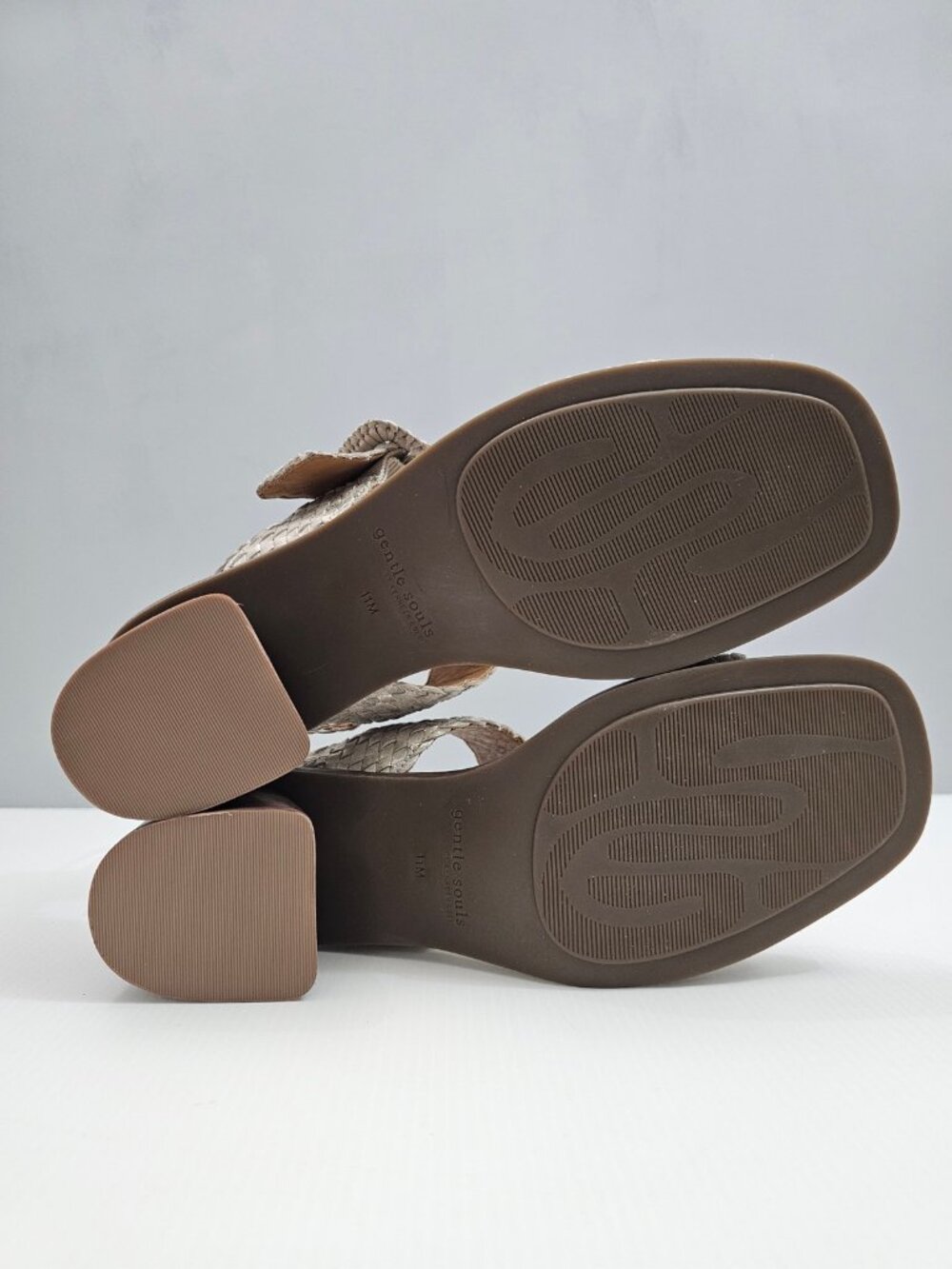 Gentle Souls Madelyn Woven Sandal Ice Metallic Leather Block Heel Womens 11 NEW - Picture 13 of 15